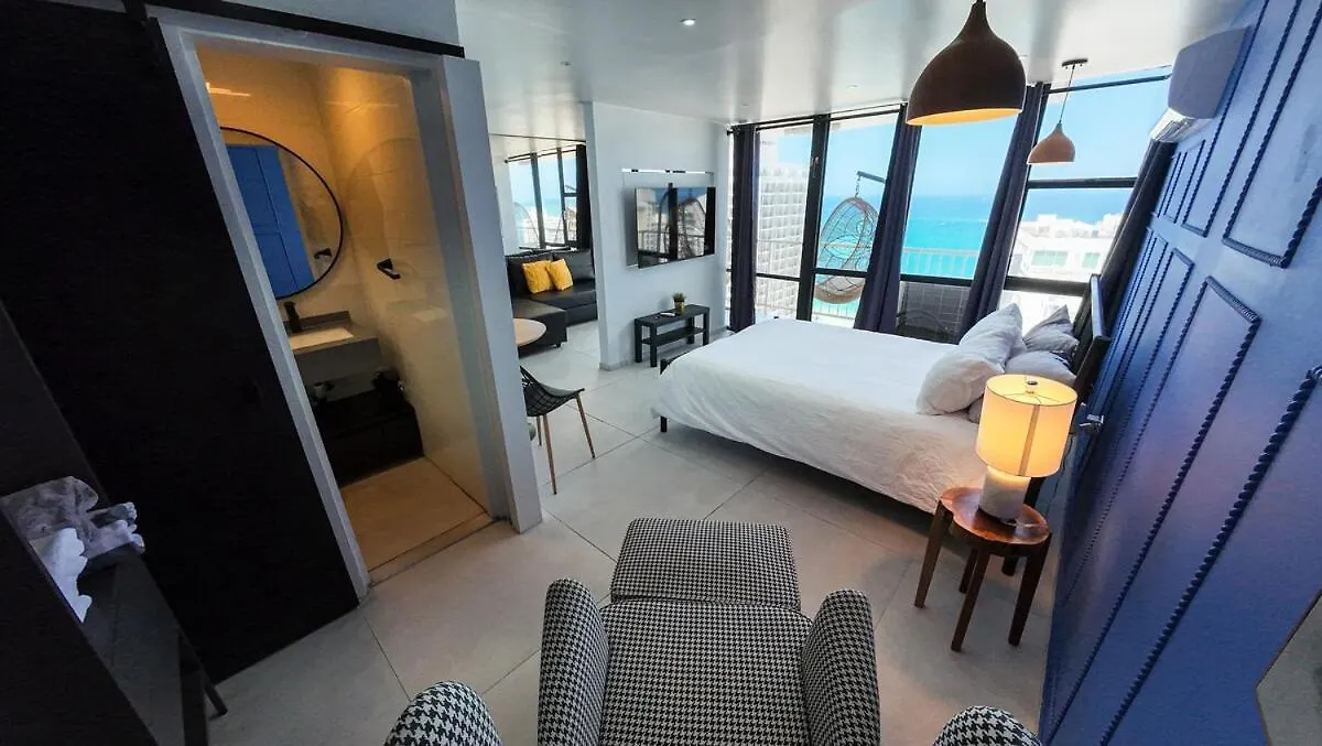 Deluxe Ocean View Studio with Free Parking & Pool 圣胡安 公寓